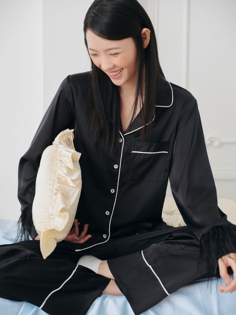 Pijama dài tay lụa trơn Audrey Long Sleeve Set in Black
