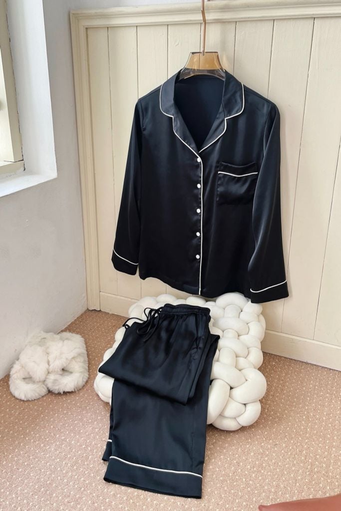 Pijama dài tay lụa trơn đen Nira Long Sleeve Set