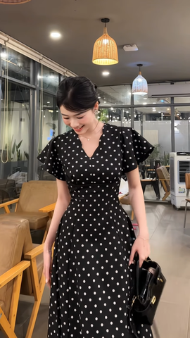 Đầm xòe cổ V chấm bi dáng midi