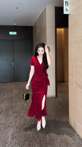 Đầm ôm cổ V thắt nơ eo dáng midi