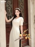 Áo dài ôm lụa trắng phối cổ ren trắng