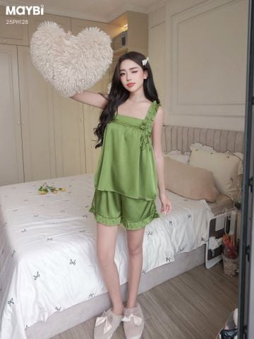 Bộ pyjama hai dây phối bèo ngắn lụa
