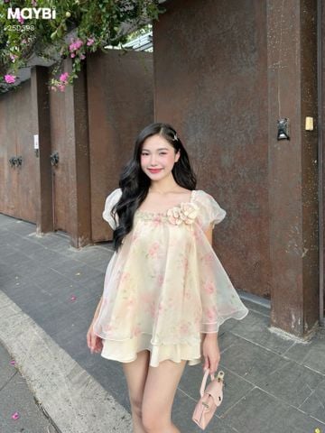 Đầm baby doll cổ vuông đính hoa