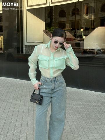 Quần jean ống suông đính đá