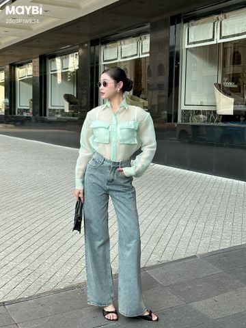 Quần jean ống suông đính đá