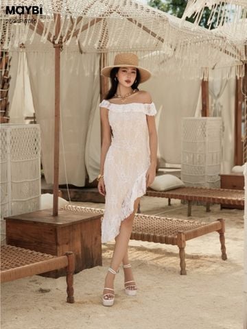 Đầm ôm ren hoa nổi lệch vai tà xéo dáng midi