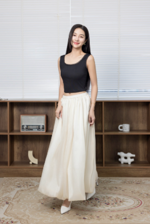 Áo thun ôm hai dây bản to phối ren