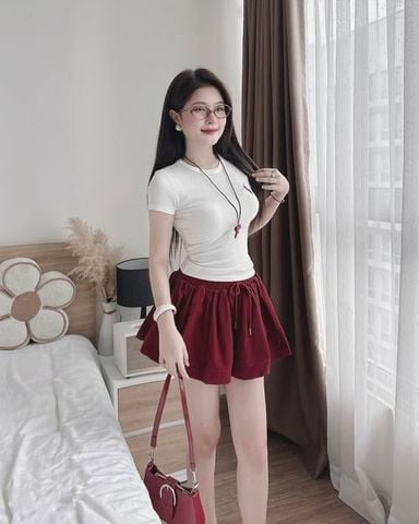 Set áo thun ôm chân váy xòe mini
