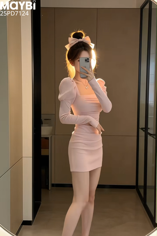Đầm ôm cổ vuông dài tay dáng mini