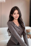 Áo len ôm gài nút dài tay