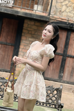 Đầm hoa xòe tay ngắn phồng dáng mini