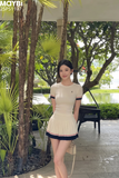 Set áo thun chân váy xếp ly phối viền
