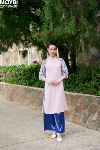 Áo dài ôm lụa