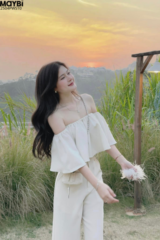 Set áo trễ vai nhún bèo và quần culottes ống rộng kem