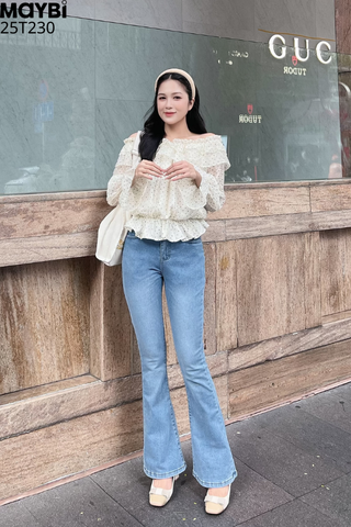 Áo bẹt vai chấm bi