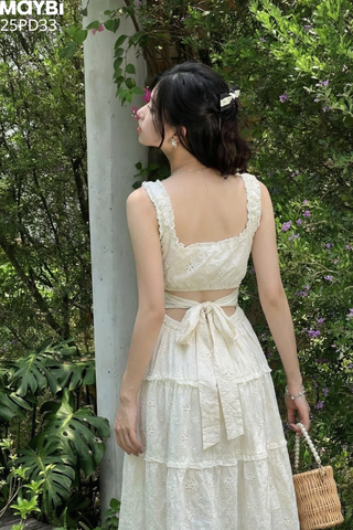 Đầm hai dây cotton thêu kem nhún xòe dáng maxi