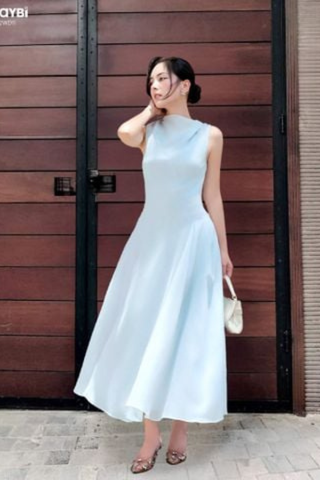 Đầm xòe tơ gân xanh xếp chéo ly dáng midi