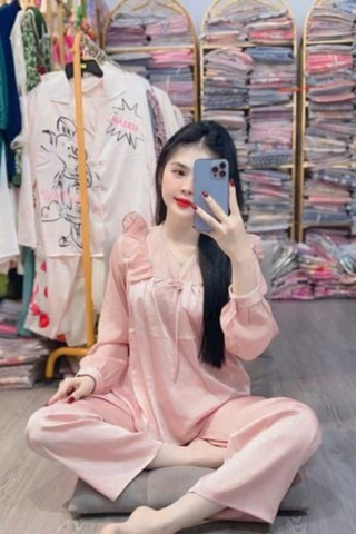 Bộ pijama dài lụa gấm xước cổ phối ren tay dài