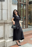 Đầm thun ôm đen cổ phối trắng tay ngắn dáng midi