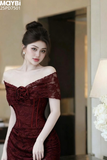 Đầm ren ôm bẹt vai đính hoa dáng mini