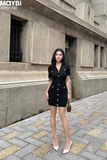 Đầm dệt kim ôm ngắn tay phối nút dáng mini