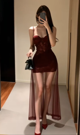 Đầm hai dây ôm phối voan