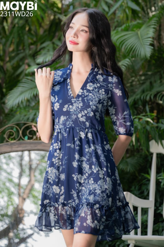 Đầm tầng xòe voan hoa cổ V
