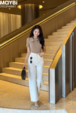 Quần kaki trắng suông thêu nơ trang trí sau