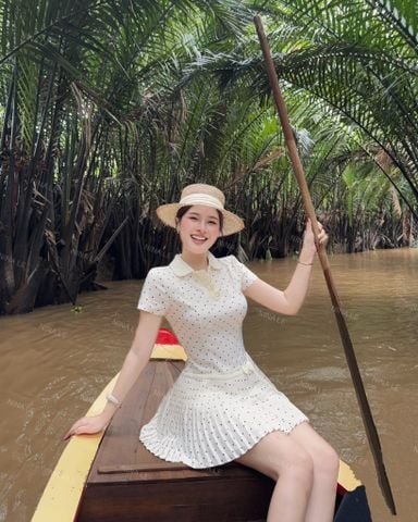 Đầm chấm bi xếp ly dáng mini