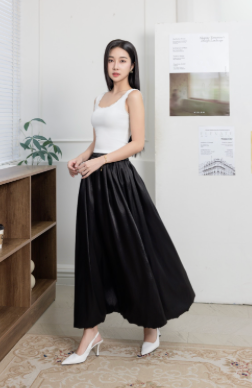 Áo thun ôm hai dây bản to phối ren