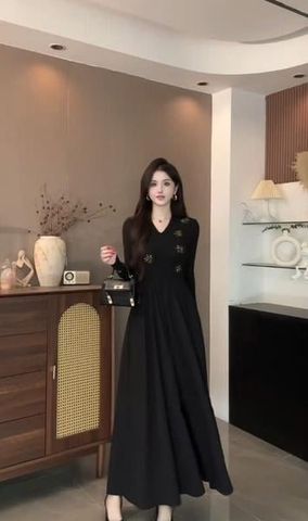 Đầm xòe dài tay dáng maxi