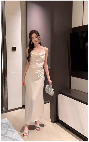 Đầm hai dây cổ đổ dáng midi