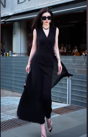 Đầm midi cổ V sát nách