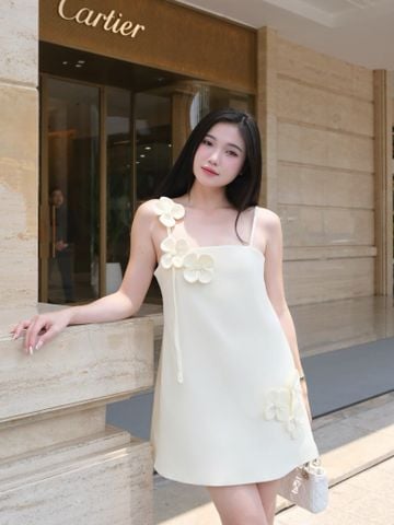 Đầm hai dây đính hoa kiểu dáng mini