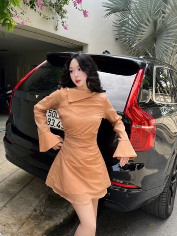 Đầm mini dài tay cổ xéo