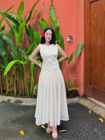 Đầm voan nhún kiểu sát nách dáng midi