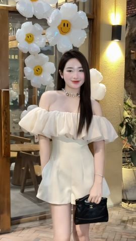 Jumpsuit bẹt vai phối bèo dáng mini