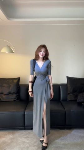 Đầm ôm xẻ tà dáng midi