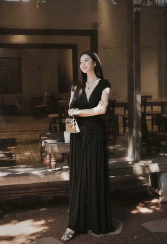 Đầm thun xòe cổ V phối ren dáng maxi