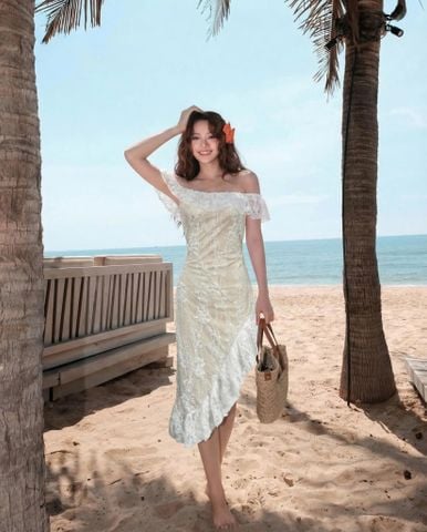 Đầm ôm ren hoa nổi lệch vai tà xéo dáng midi