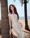 Đầm ôm ren hoa nổi lệch vai tà xéo dáng midi