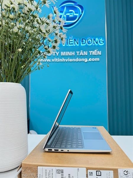 Máy tính xách tay HP 14-ep0220TU i3-1315U/8G/512GSSD/14.0FHD/WL/BT/3C/W11SL/BẠC B73VWPA