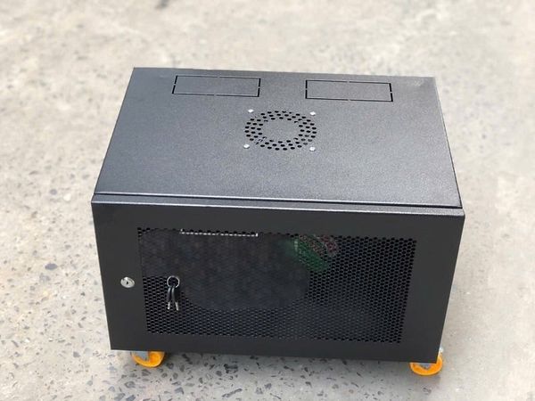 Tủ mạng New Rack 6U-D400 cánh lưới bánh xe