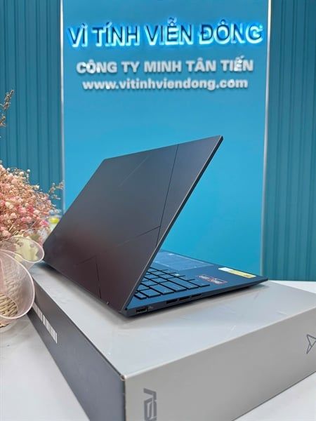 Máy tính xách tay ASUS UM3406KA- PP590WS (Ryzen AI7 35; 32GD5X; 1TB; 14.0'' 3K OLED 120Hz; WiFi6E; BT5; 4C75WHrs; W11SL; OFFICE)
