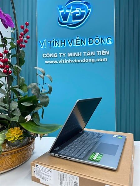 Máy tính xách tay Dell Inspiron 16 5640 [ N6I7512W1 ] (Intel (R) Core (TM) 7 150U, Ram 16GB (2x8G), SSD 1TB, NVIDIA (R) GeForce (R) MX570A with 2GB GDDR6, 4 Cell-54Whr, 16 inch 2.5K, Win 11, Office H&S 2021, màu xanh đá - IceBlue ) - BH 12 tháng