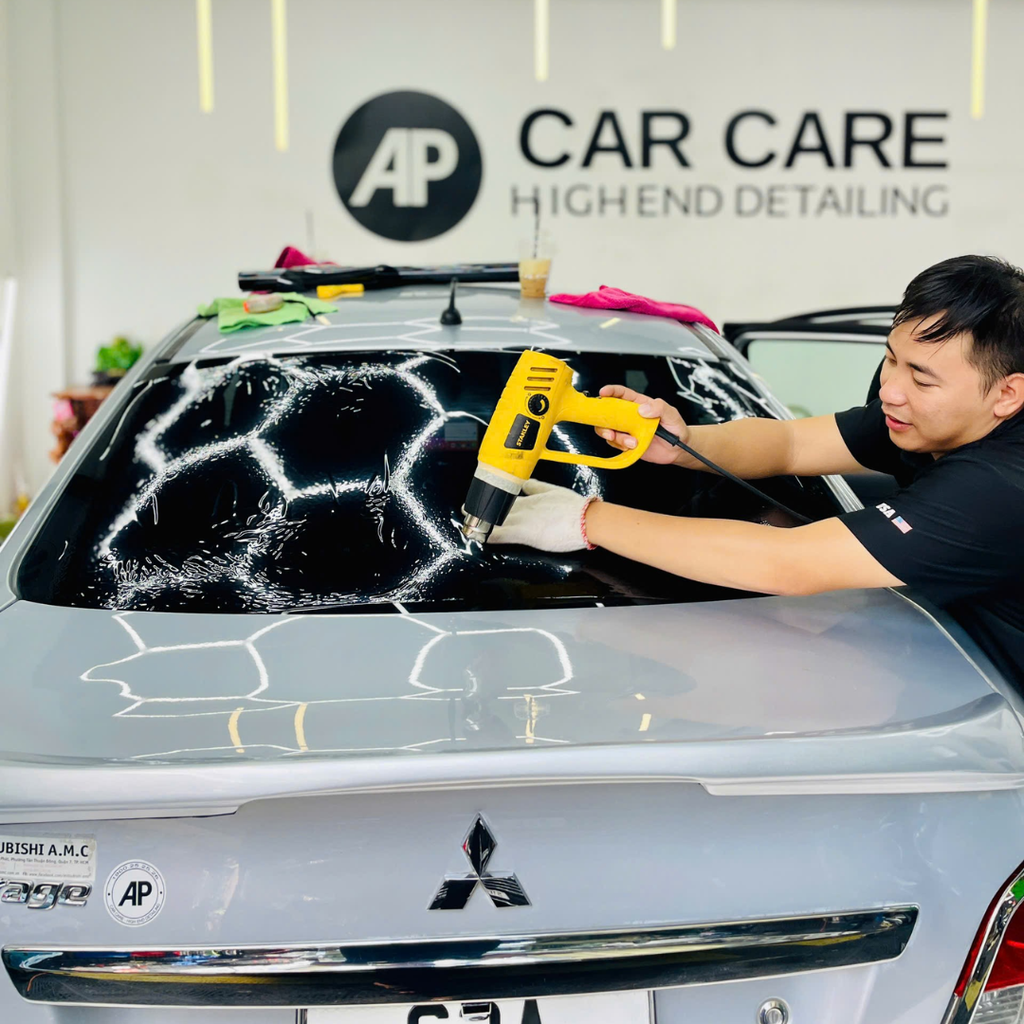 Dán phim cách nhiệt ô tô 3M