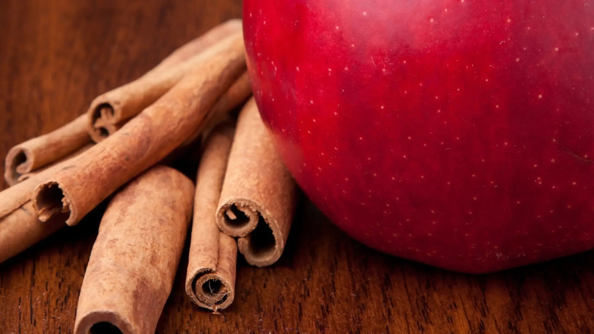 Cảm hứng mùi hương Apple & Cinnamon của Areon Fresco Apple & Cinnamon – ảnh chính hãng Areon