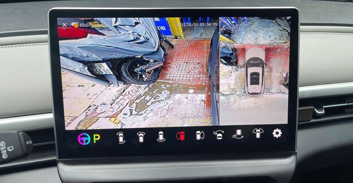 Ellicam V6VF7 mở góc bên hông khi xe đi sát vật cản