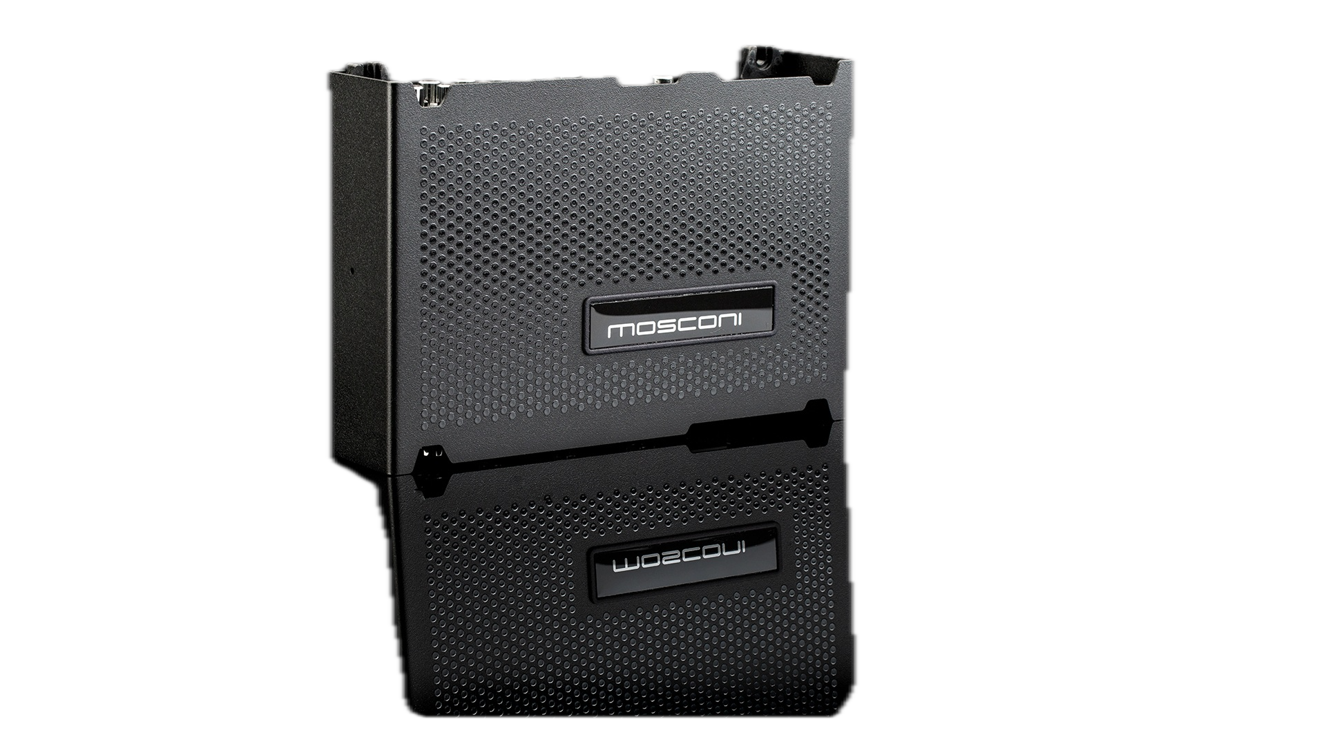 Mosconi AERO 8|12 DSP dựng dọc với hiệu ứng phản chiếu