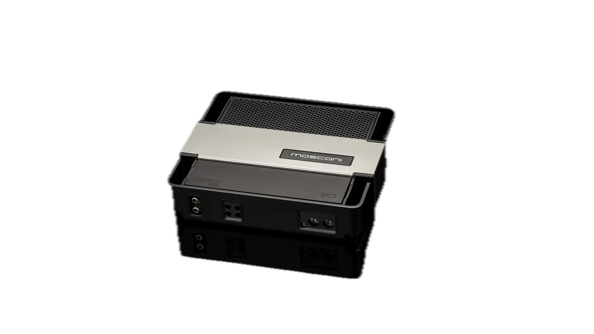 Amply Mosconi PRO 1|10 EVO nhìn chéo với nắp che cổng kết nối